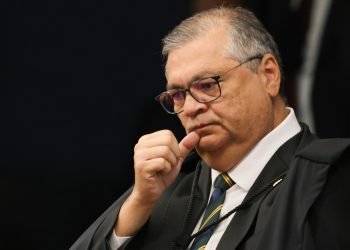 flavio-dino-caminhonete-jornalista