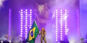 Shakira se apresentando ao vivo no Todo Mundo no Rio na praia de Copacabana — Fo