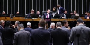Durante a votação, o presidente da Câmara, Hugo Motta (Republicanos-PB), afirmou