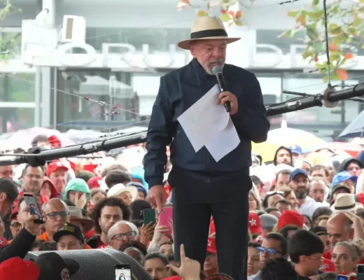 lula-em-florianopolis006727200202609191608.webp