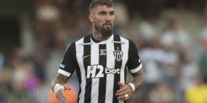 lyanco-coritiba-atletico-mg-brasileirao
