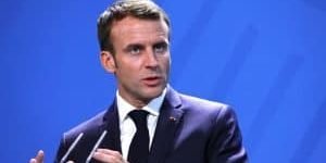 macron-300x179-1