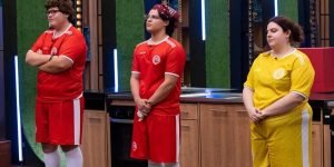 MasterChef Brasil 2026 Amadores. Três pessoas em pé. — Foto: 1 de 1 MasterChef B