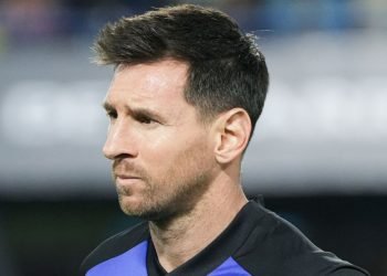 messi-dono-ue-cornella-espanha