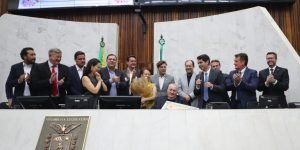 Solenidade ocorreu na noite desta terça-feira (5), no Plenário da Assembleia Leg