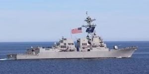 navio-dos-eua-estreito-de-ormuz-ira-300x162-1