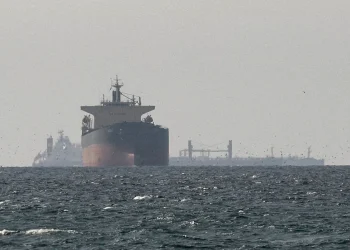 navios-de-carga-no-golfo-perto-do-estreito-de-ormu006471280202606202315.webp.webp