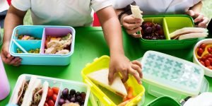 o-que-uma-crianca-come-na-escola-pode-definir-como006456760202606121742.jpg