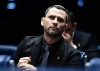 o-senador-cleitinho-lidera-as-pesquisas-ao-governo-de-minas-com-xx-300x200.jpg