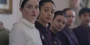 Cena da série Os Testamentos: Das Filhas de Gilead, spin-off de O Conto da Aia —