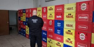 pcpr_destroi_mais_de_quatro_mil_garrafas_de_bebidas_apreendidas22222.jpg