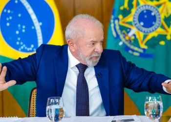 pl-aciona-tse-contra-lula