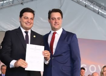 Sandro Alex e o governador Ratinho Júnior (Foto: AEN/PR)