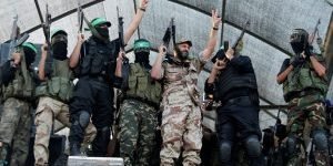 terroristas-do-hamas-armas-faixa-de-gaza-300x180-1