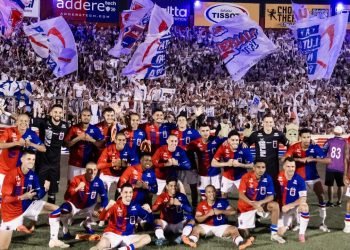 torcida-parana-clube-lota-vila-capanema-estreia-segunda-divisao